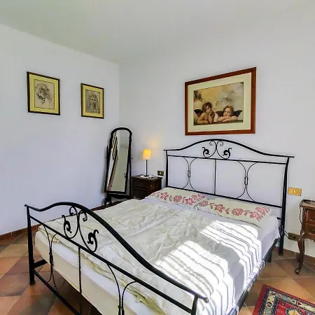 Apartament La Rocca By Interhome